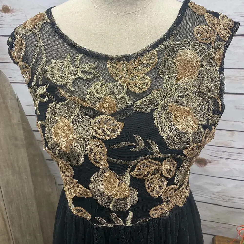 MEDIUM Soieblu Embroidered Little Black Prom Dress - Picture 2 of 11